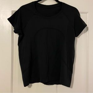 Swiftly Tech Short Sleeve Shirt 2.0 *Race Length
Size: 8